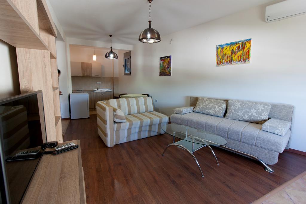 Art I Apartments ウルツィニ エクステリア 写真